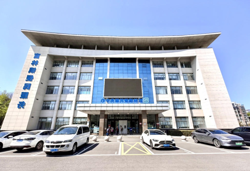换位跑一次 | 官林镇高效应对二代身份证换证高峰