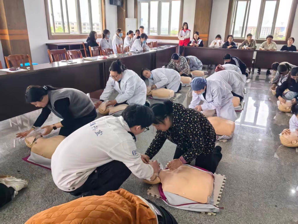 以训筑防救在身边｜新建镇开展应急救护培训，筑牢辖区生命安全防线